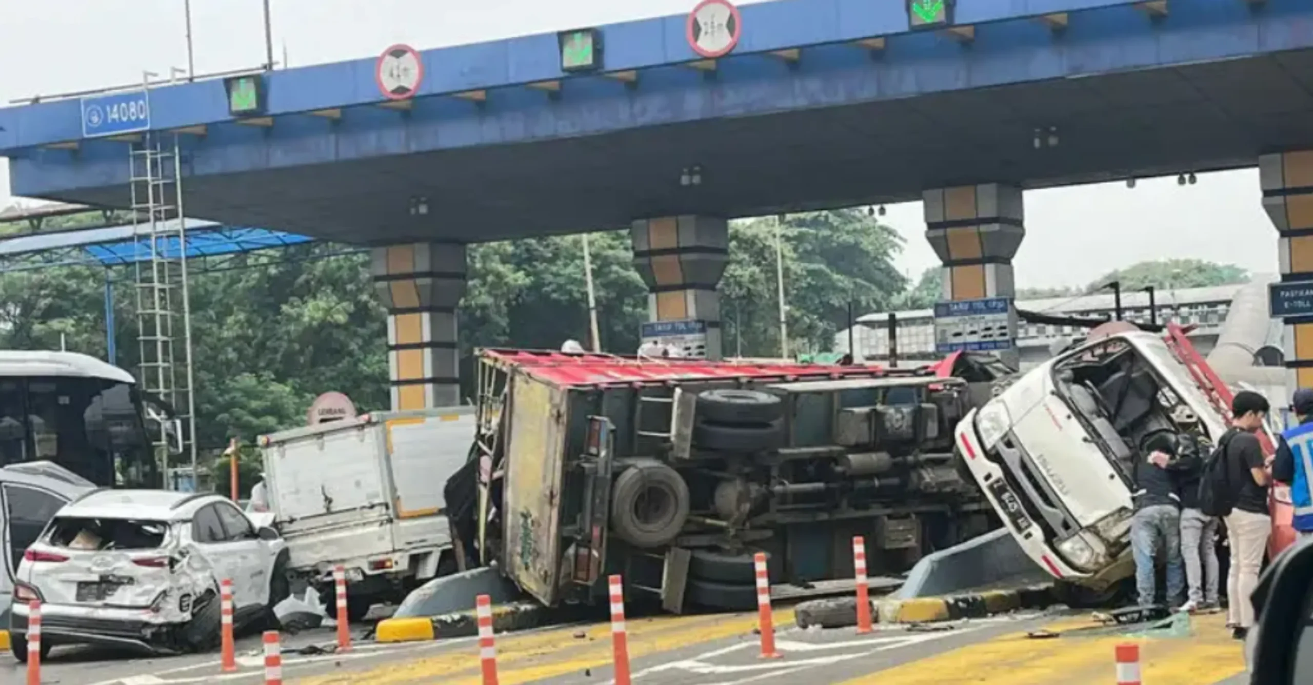 Ini Yang Harus Dilakukan Untuk Menghindari Kecelakaan di Pintu Tol