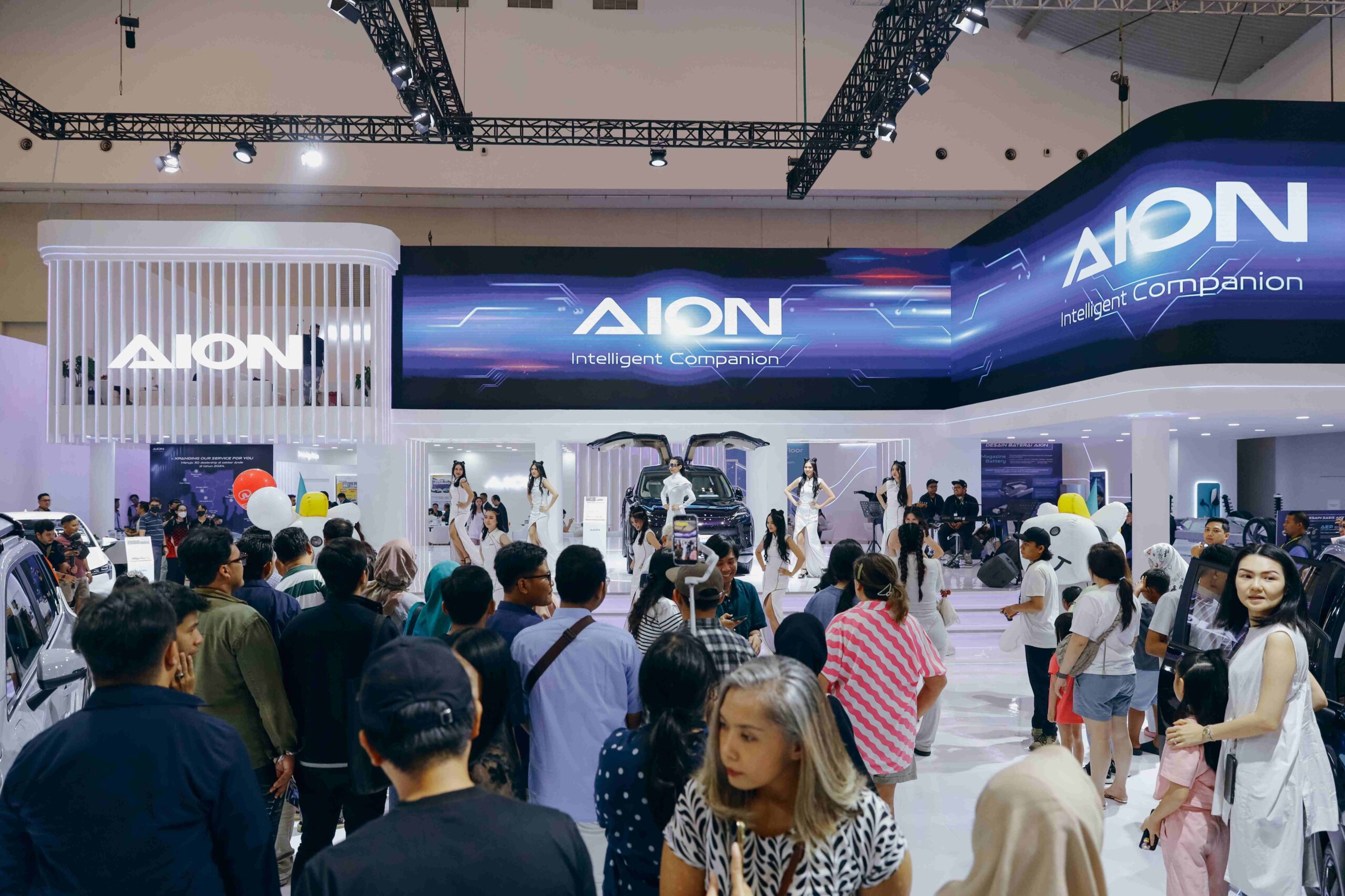 [AION] Antusiasme Pengunjung di Booth AION - GIIAS 2024 (2)