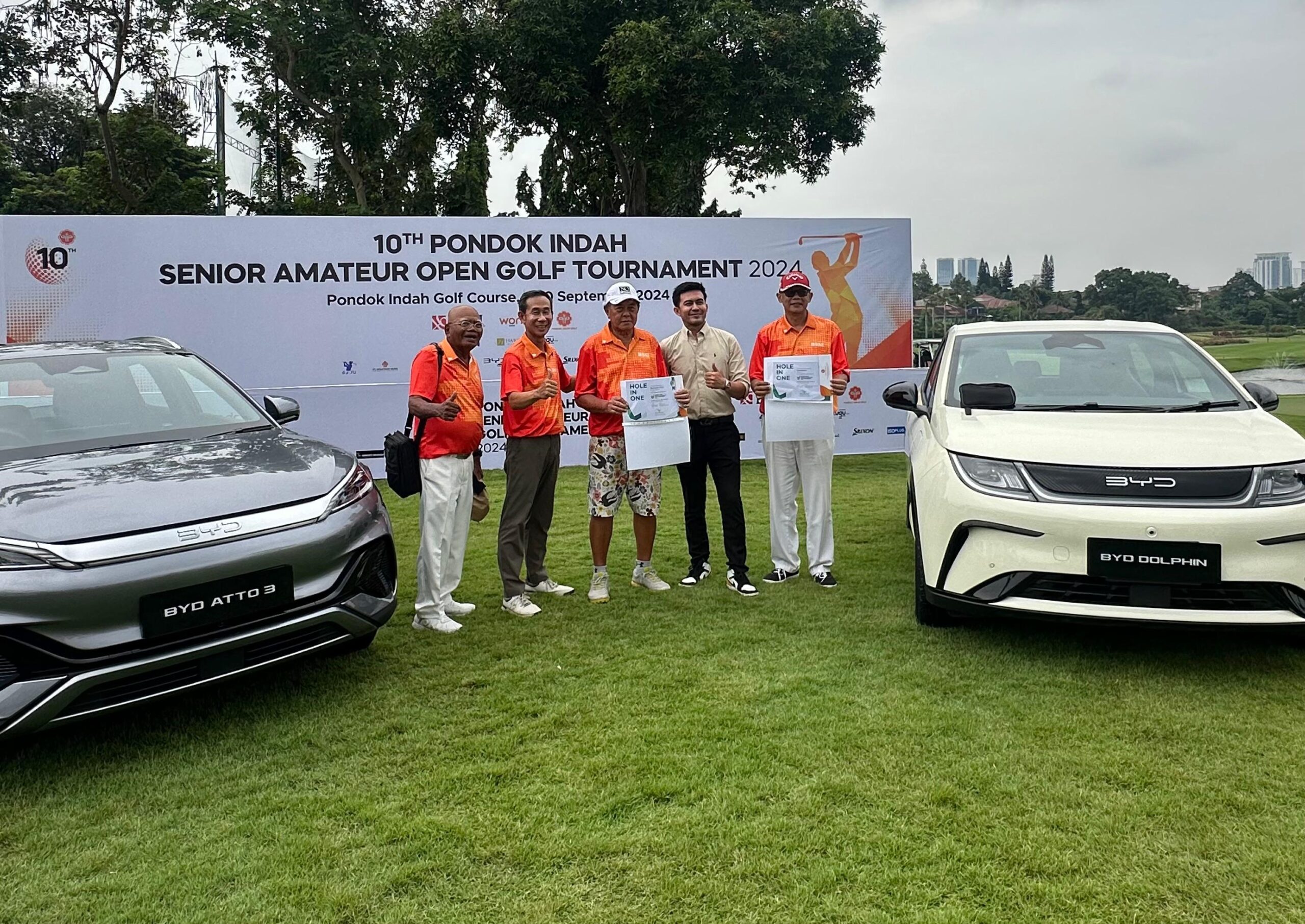 BYD Arista Hadiahkan Hole in One BYD Dolphin dan BYD Atto 3 untuk Pertama Kalinya