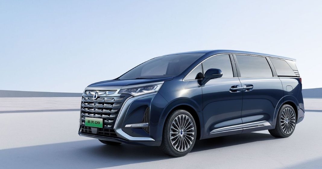 BYD Bawa MPV Listrik Denza D9 ke Indonesia 2025, Sasar Kelas Atas